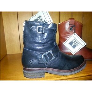 cute, stylish and super warm Frye boots fur lined, genuine leather.